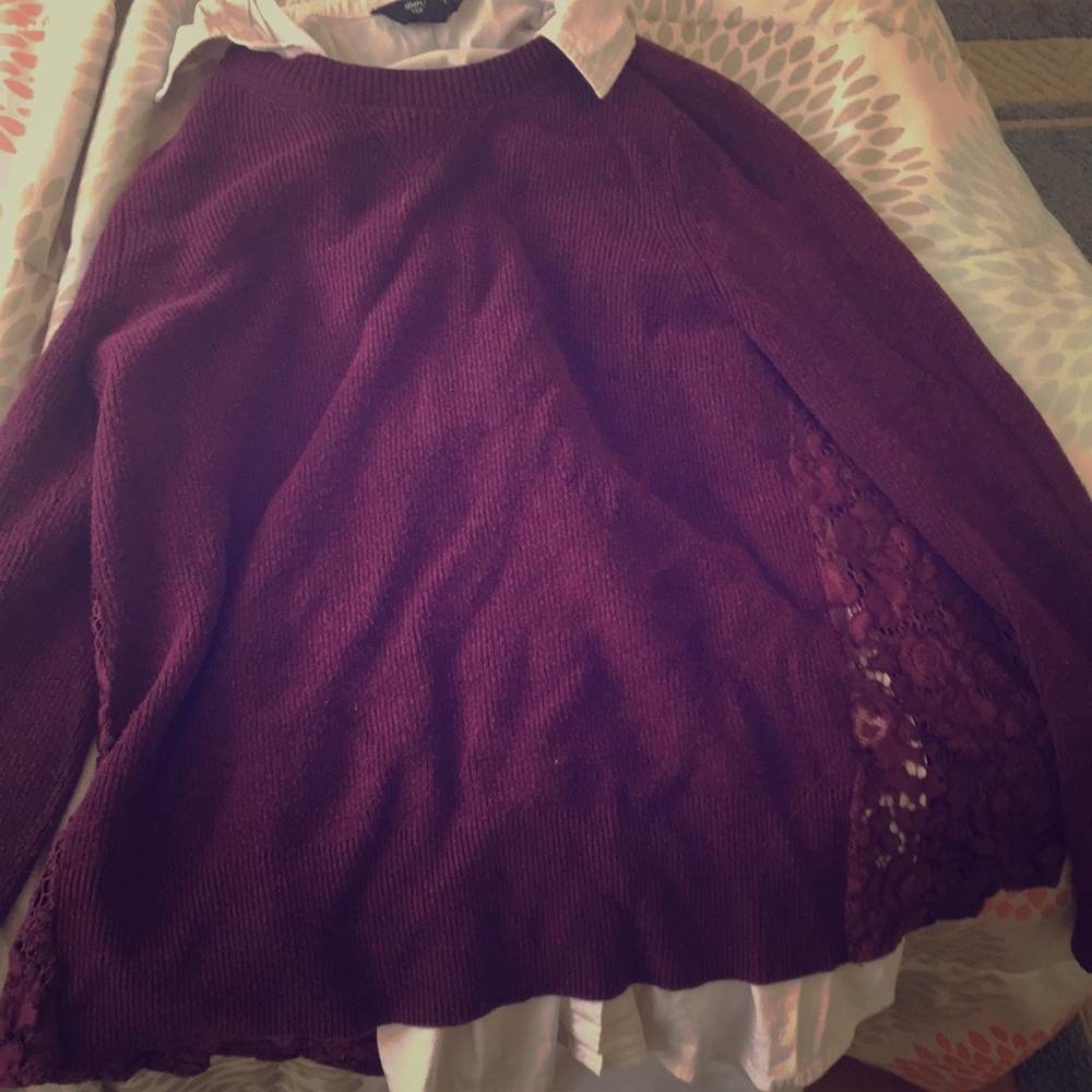 Maroon sweater